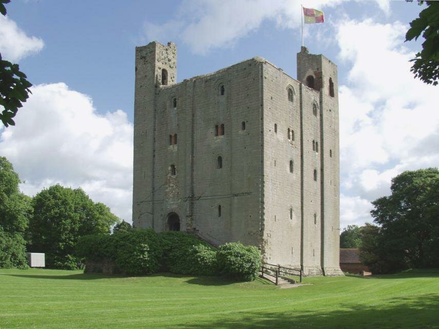 Castles - Photograph of Hedingham Castle Keep