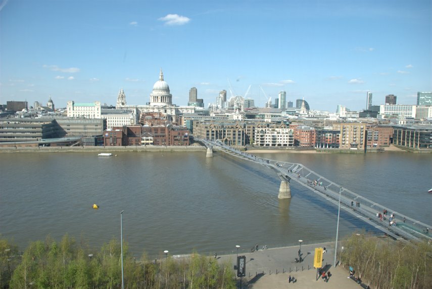 The Millenium Bridge from the Tate Modern, Southwark, London, England, Great Britain