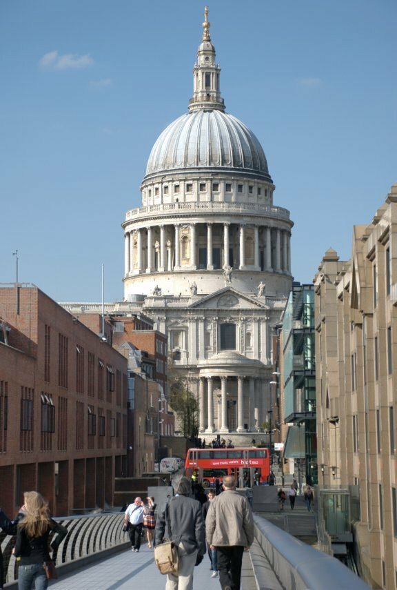 St. Paul's Cathedral from the Millenium Bridge, Southwark, London, England, Great Britain