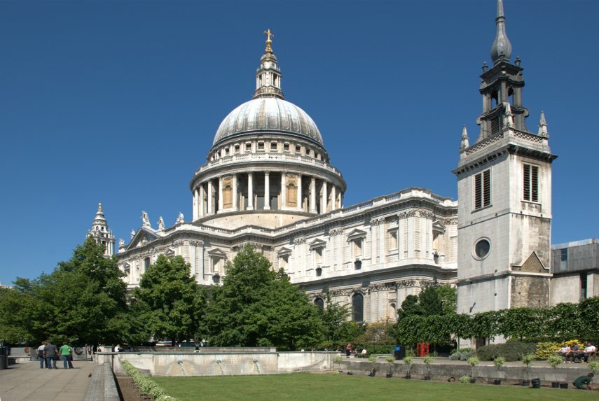 The South East corner and churchyard, St. Pauls Cathedral, London, England, Great Britain
