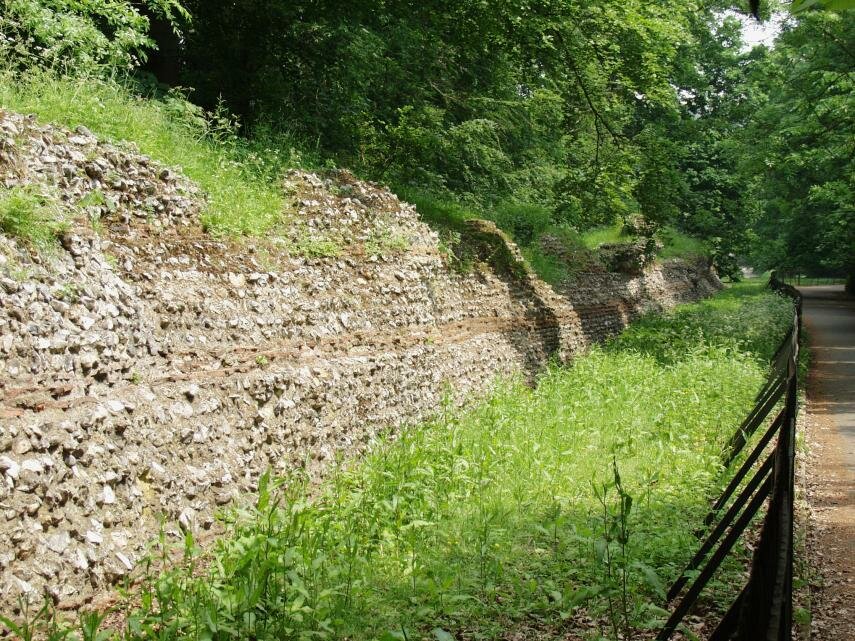 The Roman Wall in Verulamium Park, St. Albans, Hertfordshire, England, Great Britain