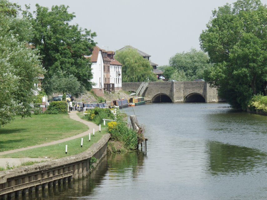 View of the River Avon and King John's Bridge, Tewkesbury, Gloucestershire, England
