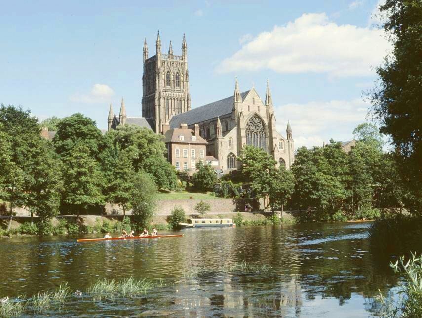 Worcester Cathedral on the banks of the River Severn, Worcestershire, England, Great Britain