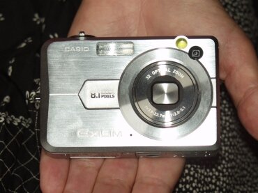 Compact camera